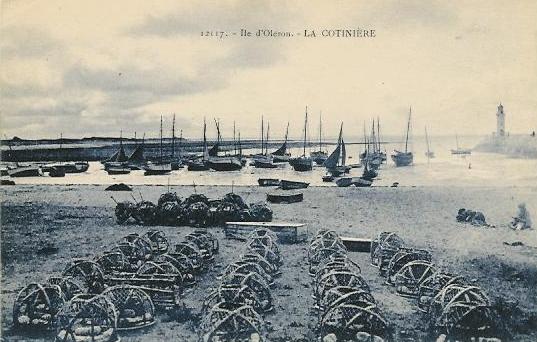 Le port de la Cotinière situé à 2.9km de l'Atlantic Hôtel - 3 étoiles - île d'Oléron - côte ouest Atlantique